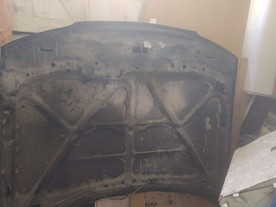 Продам капот мазда кронус