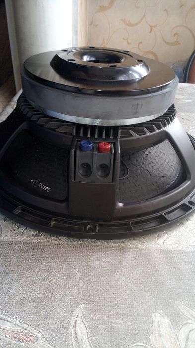 RCF -401,pover -2500 вт, 8ом динамик 15