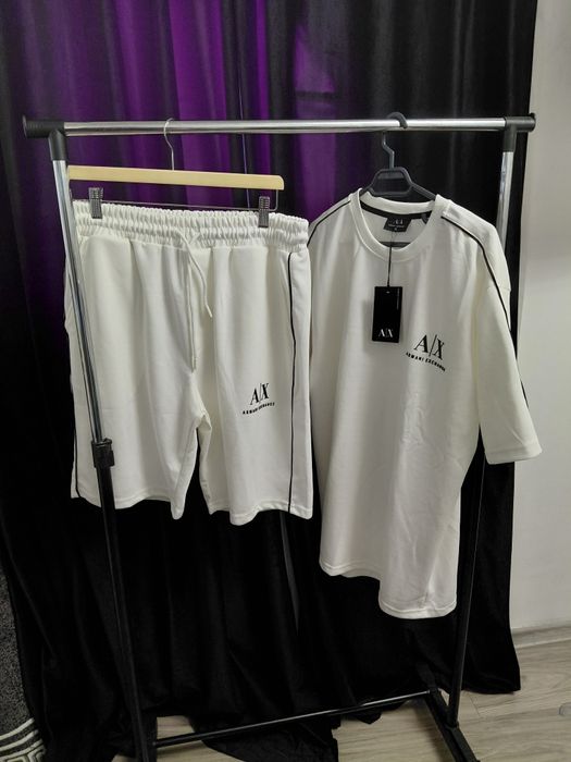 Compleu bărbați Armani!