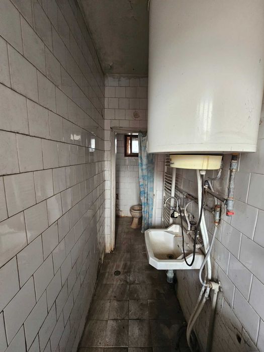 3-етажна къща с двор и гараж в идеален център на Велинград