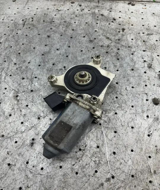 Motoras macara geam fata stanga Skoda Octavia 2000 1.6 MT (101 hp)