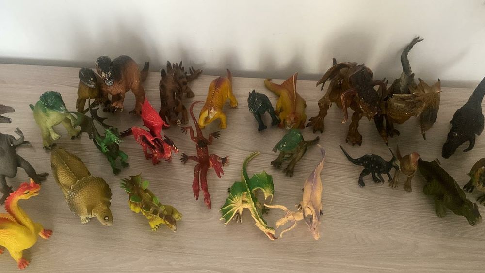 Игрушки колекция динозавров