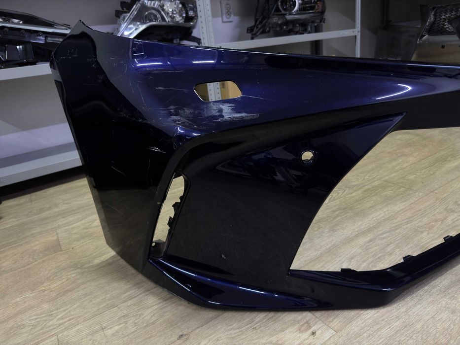 Бампер передний б/у оригинал Toyota Camry 80