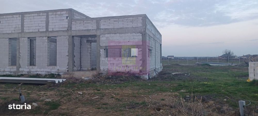 Săbăreni, casă la rosu 116 mp utili, curte 607 mp