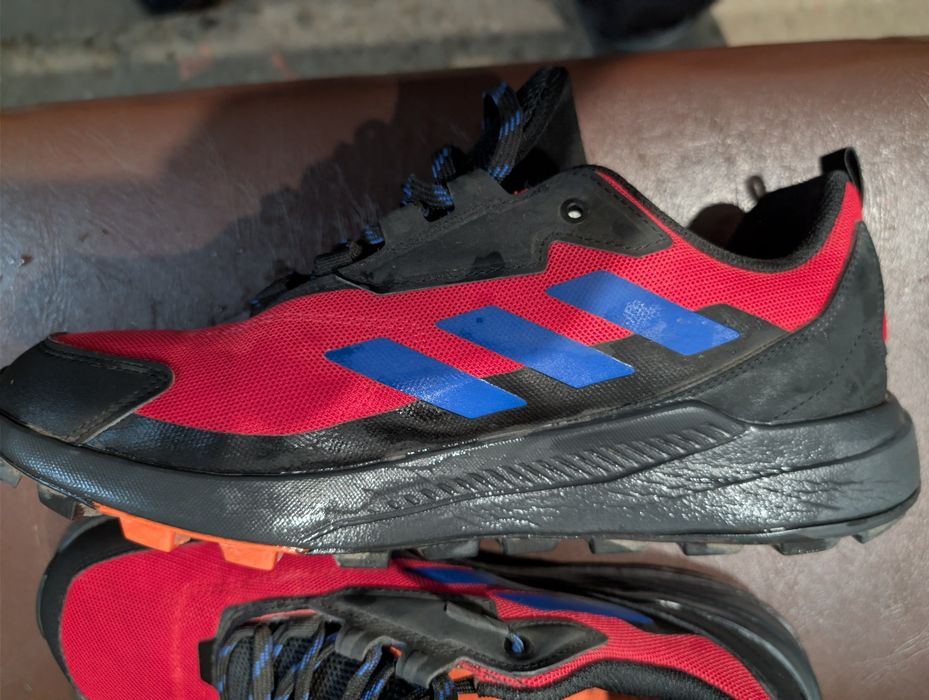 Adidas marimea 44