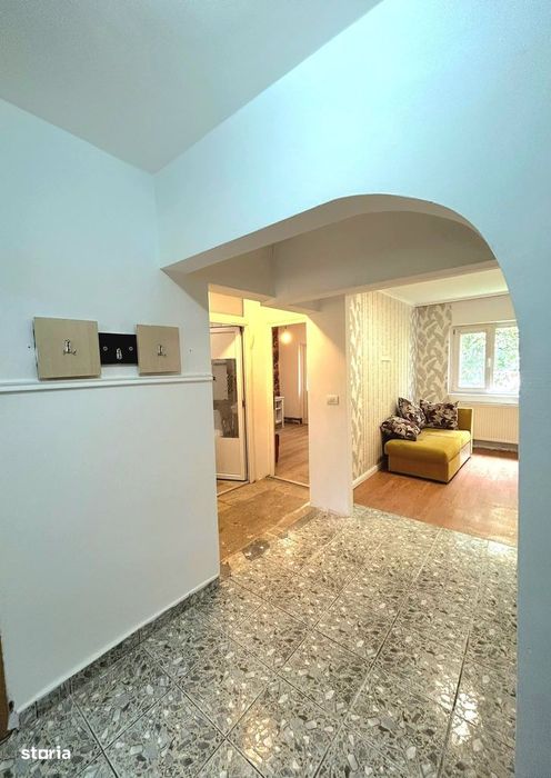 Apartament 3 camere, decomandat, parter, zona Lipovei — fotografia 3