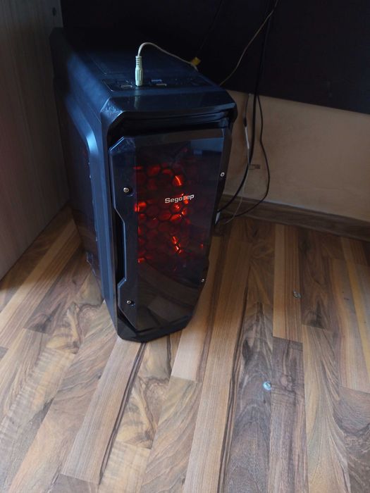 Продава се Настолен компютър - i5+RX470 + 8GB RAM SSD 240GB
