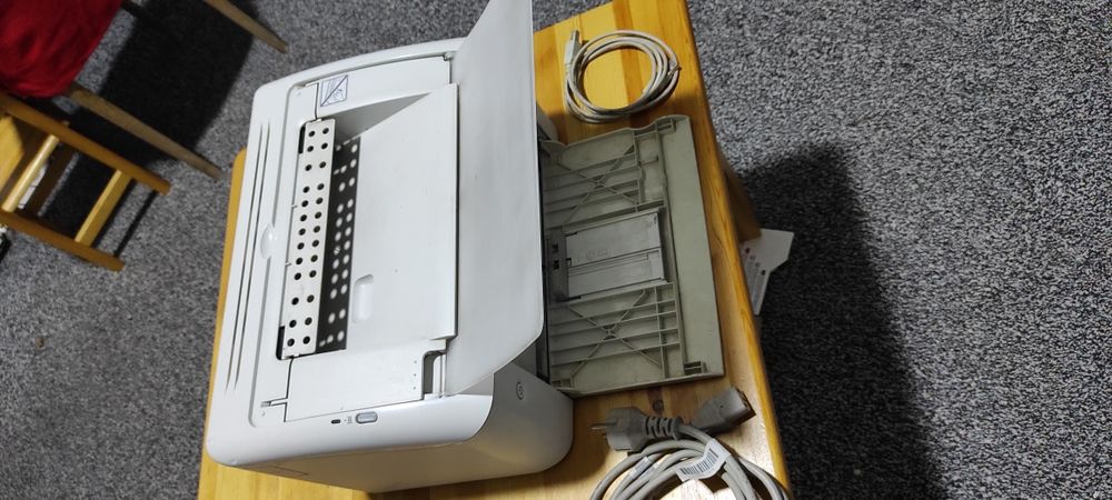 Canon LBP3050 laserniy printer