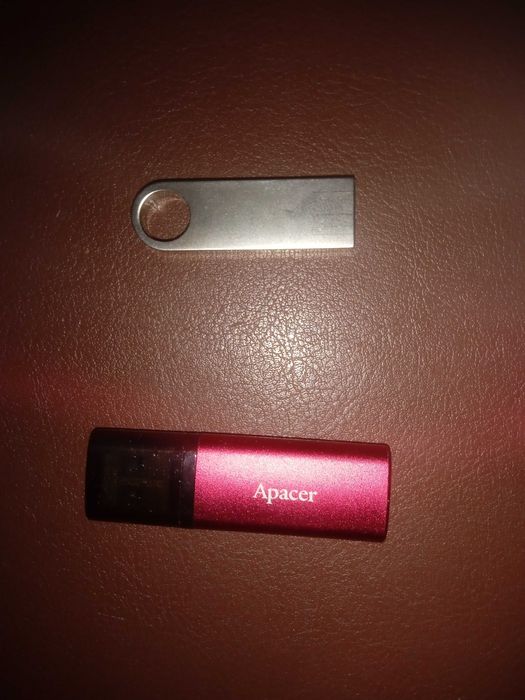 Флэшки 4, 8, 16, 32, 128 Гб.