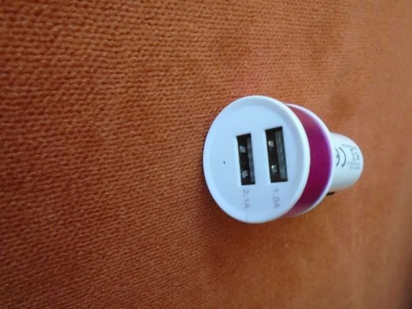 Alimentator auto bricheta masina cu 2 USB ( 2.1 A+ 1.0 A )