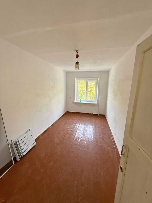 Октиябр, Весна магазин тепасида 2 хонали кв, 2-қаватда. 32500$