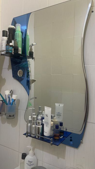 Продам зеркало в ванну