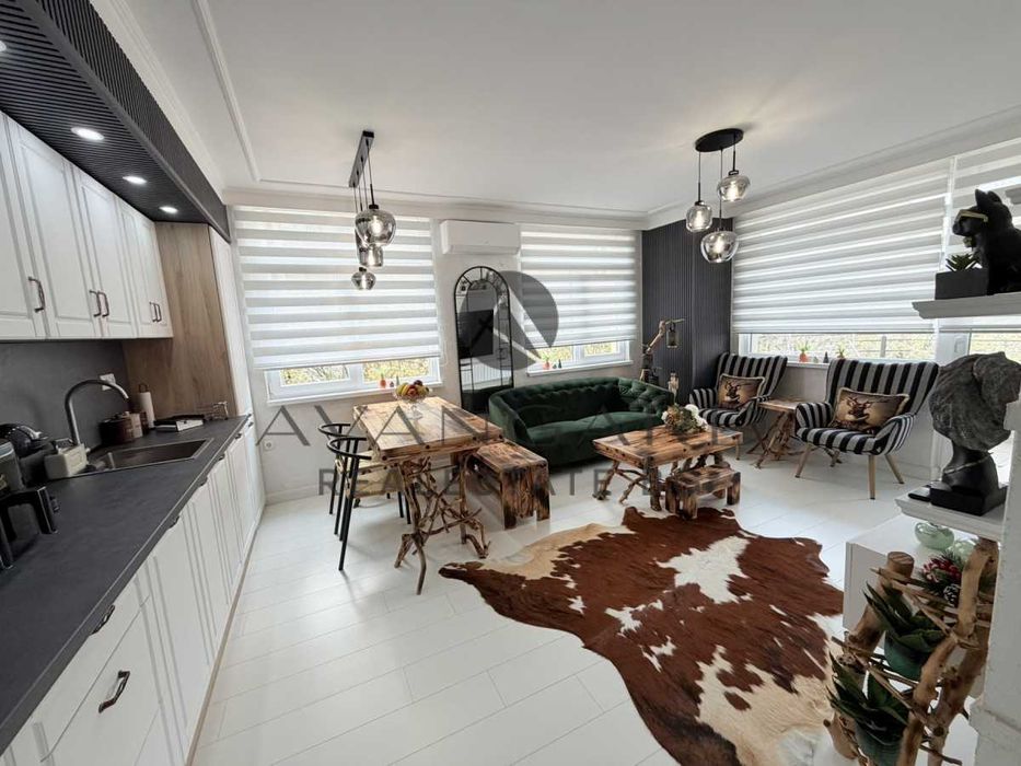Продава се Тристаен апартамент в Пловдив, Тракия - 97 кв.м за 1210 €/кв.м - Снимка #1