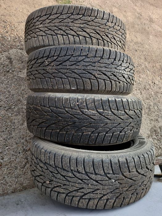 Продам всесезонные шины 235/55/18