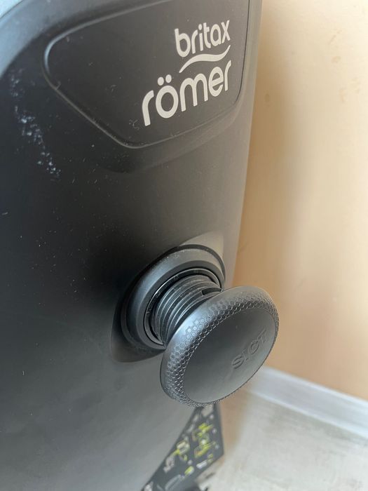 Детско столче за кола Britax Romer Advansafix IV R Grey Marble КАТО НОВО (изпрано и дезинфекцирано) - от 9 до 36 кг с ISOFIX + подарък!