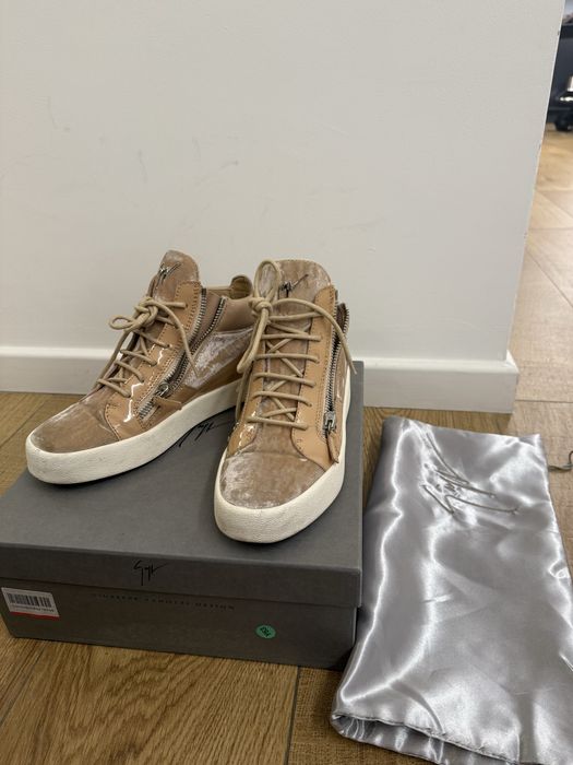 Giuseppe Zanotti 40