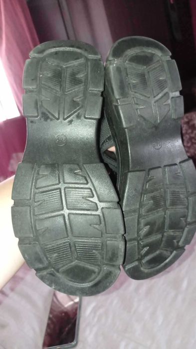 Сандали 39 номер