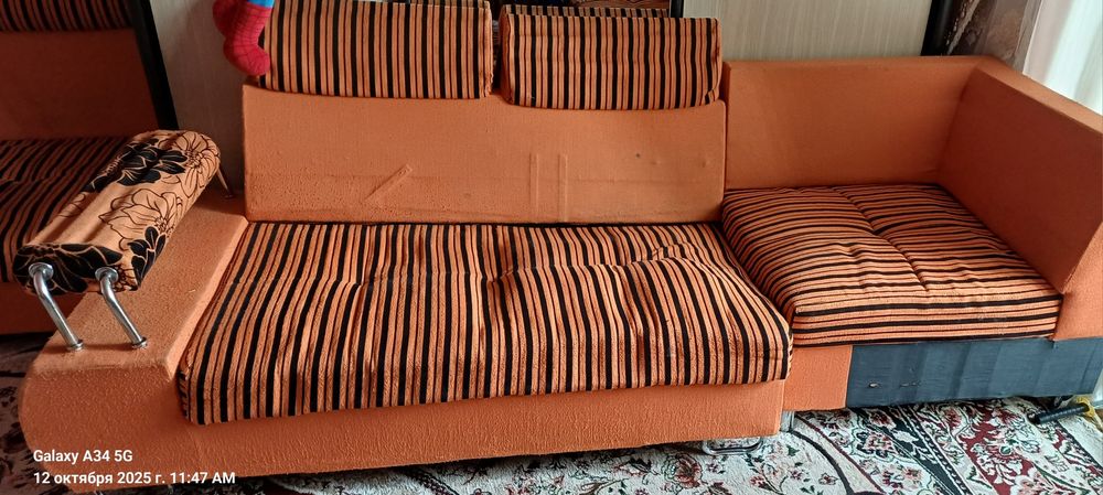 Продаётся диван уголок