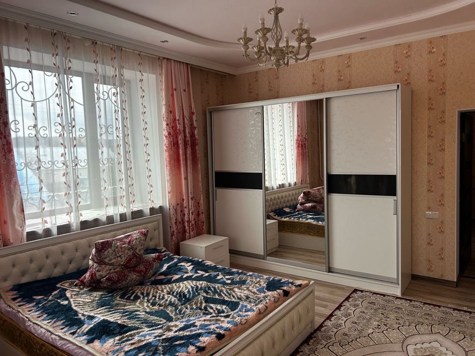 продается дом  с большим гаражом