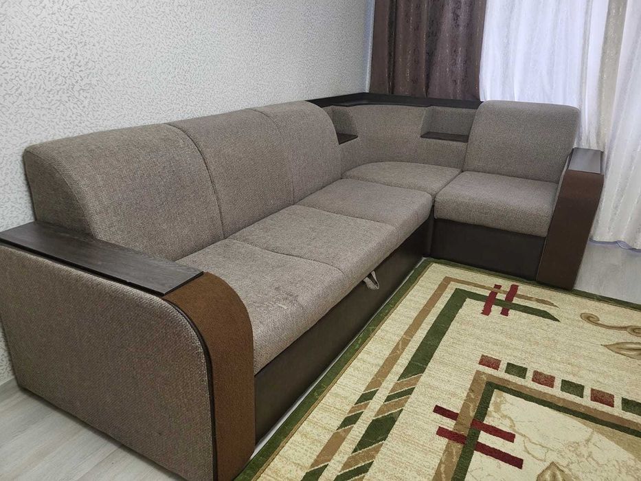 Диван раскладной ,угловой (300 на 170)