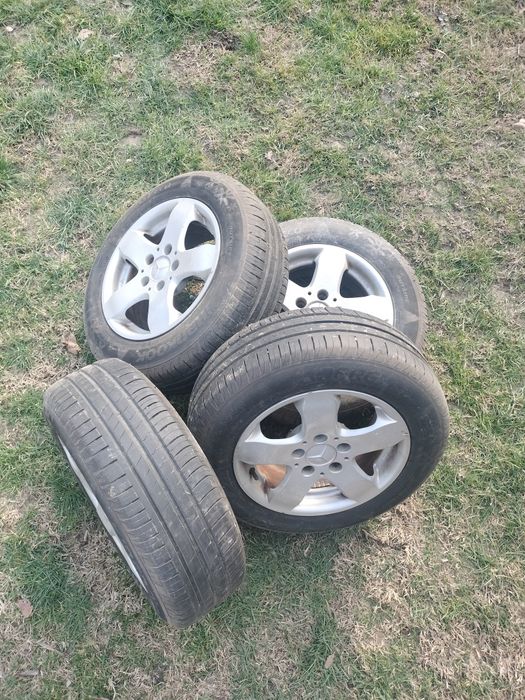 Vând roți de vară