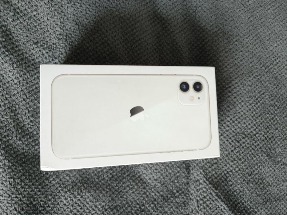 iPhone 11 в отличном состоянии 64 gb.