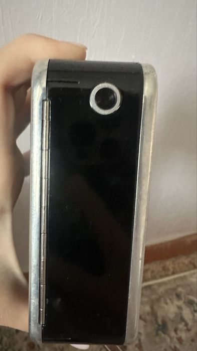 Продам кинокамеру Экран