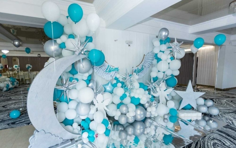 Arcada baloane botez  Aranjamente de masa baloane
