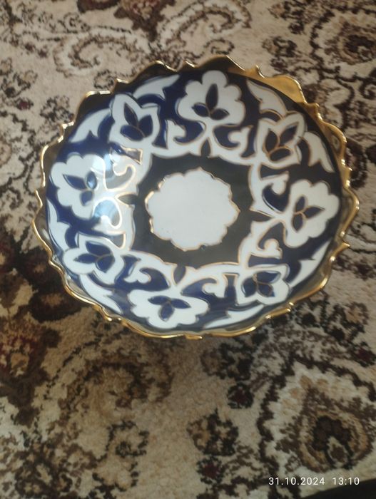 Сотилади мева соладиган ваза