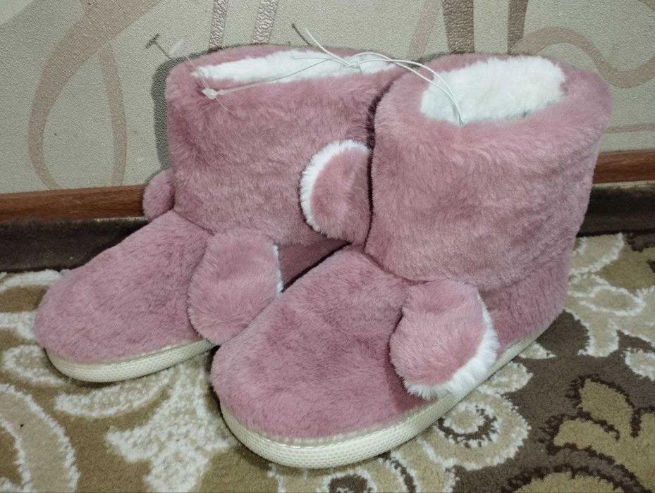 Продам Домашние тапочки Угги.От бренда Red Tag.Теплые.Р 32-33; 34-35