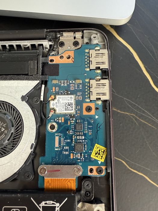 Asus UX305L pentru PIESE