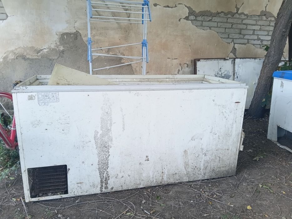 Отдам ларь бесплатно.