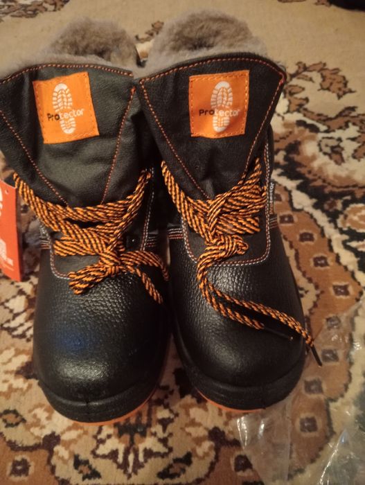 Зимние ботинки 42 размер новый
