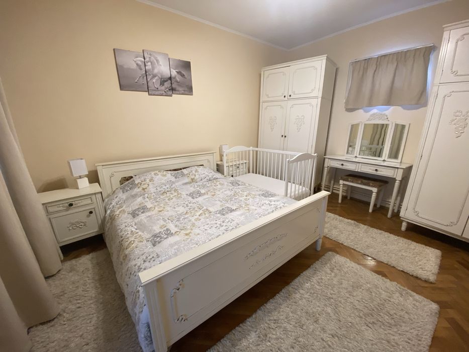 Set complet mobilă vintage dormitor – alb elegant