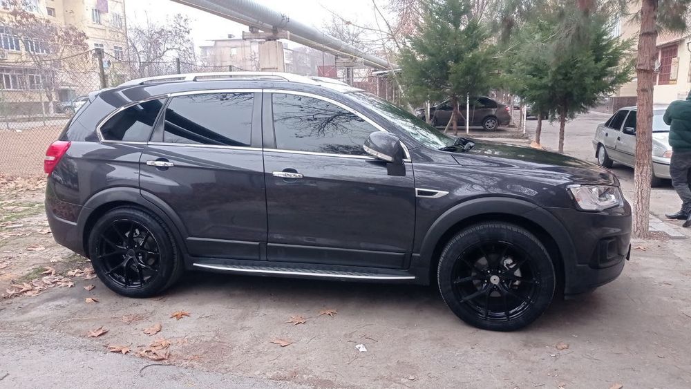 Продам Chevrolet Captiva 3+