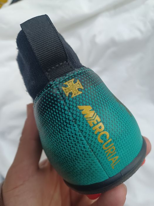 Найк Адидас Футболни обувки Бутонки детски калеври стоножки за деца