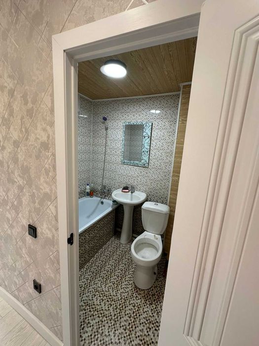 Продам 1-комнатную квартиру С ЕВРОРЕМОНТОМ в районе ОГОНЁК. Этаж: 2