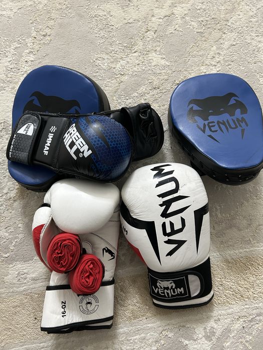 Продам Боксерские перчатки+Лапа+бинт+черепашки