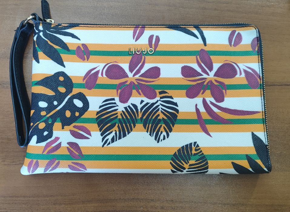 Голям клъч Lui Jo размер 20/30 см. Нов