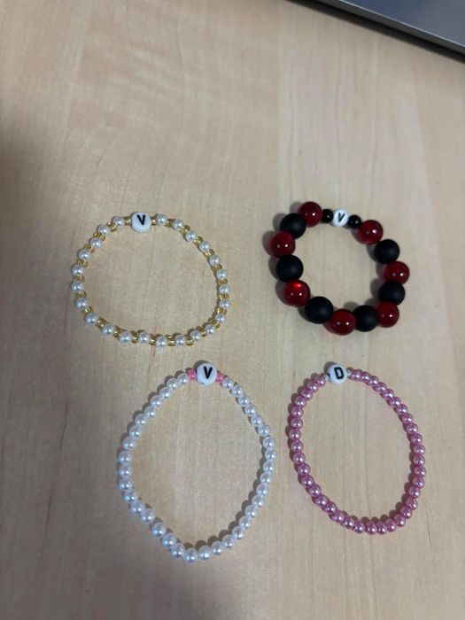 Ръчно изработени гривни