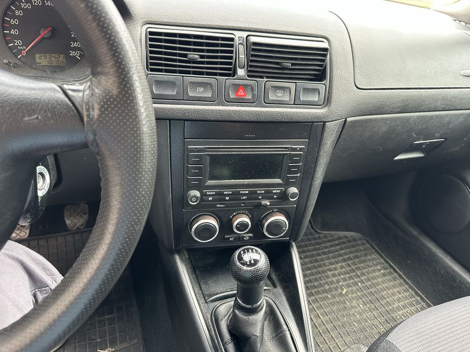 VW Golf 4 (2001) – 1.6 Benzina | Pentru Rabla, sau Dezmembrări .
