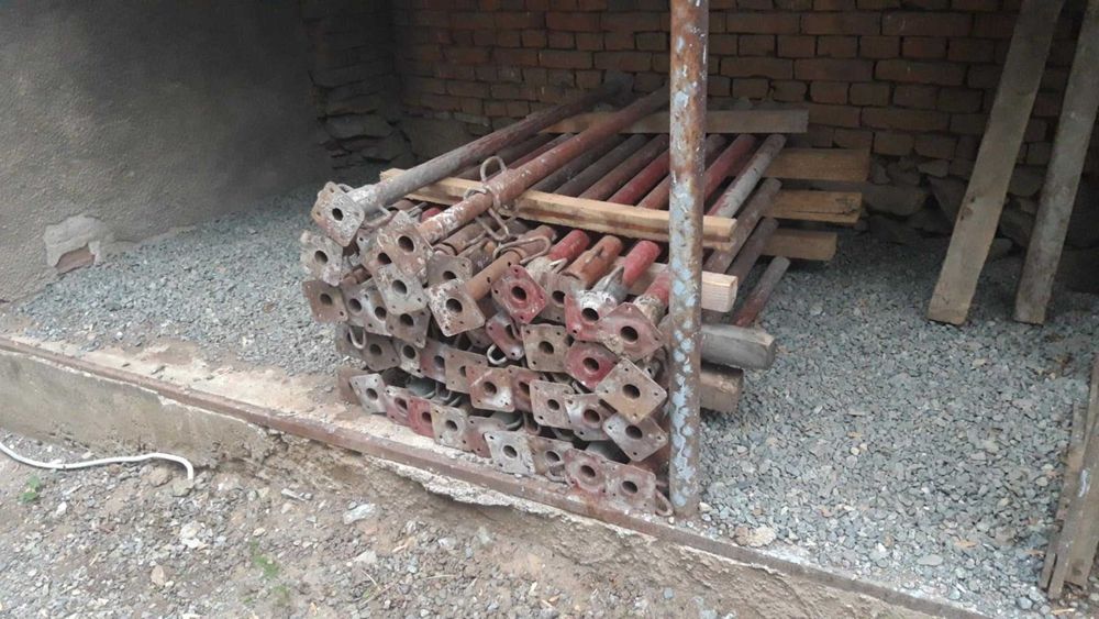 Продавам шпризи, винтови подпори, хюнебеци