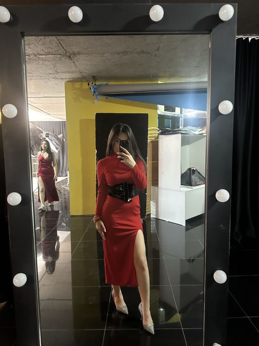 красное платье 42-44 размер