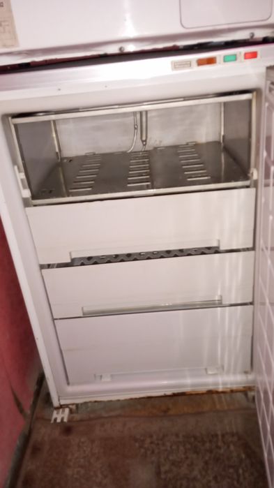 Продам морозильник старого образца