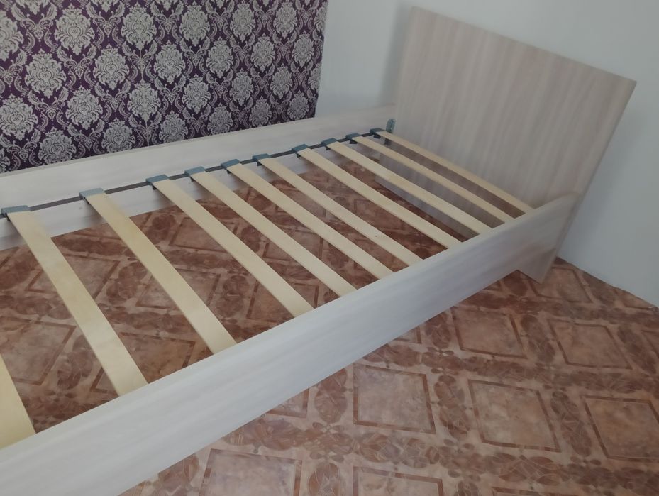 Кровать полуторка