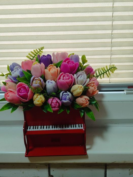 Букеты и сувениры из мыла.