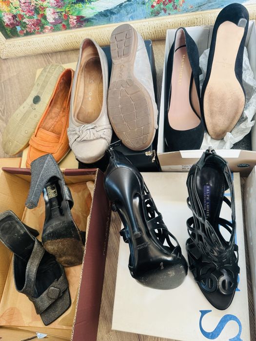 Продам босоножки-шлепки  Италия