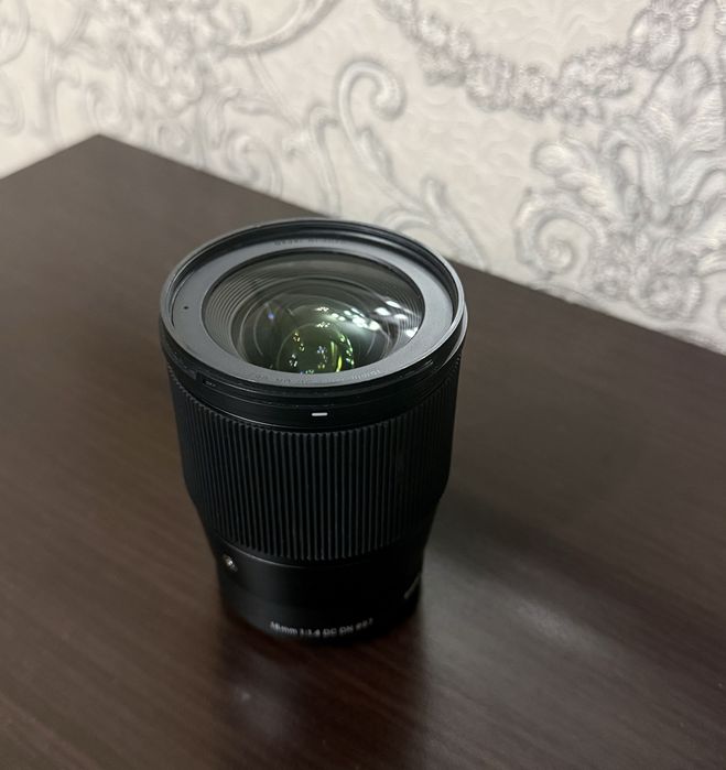 Продаю объектив Sigma 16mm f/1.4