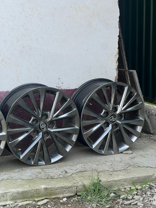 Диск на Toyota Camry