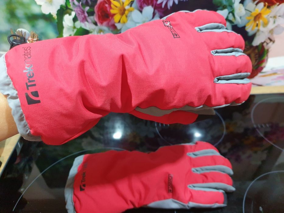 Manusi munte/trecking/bicicleta trekmates/specialized si nalini